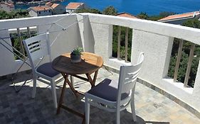 Villa Miki